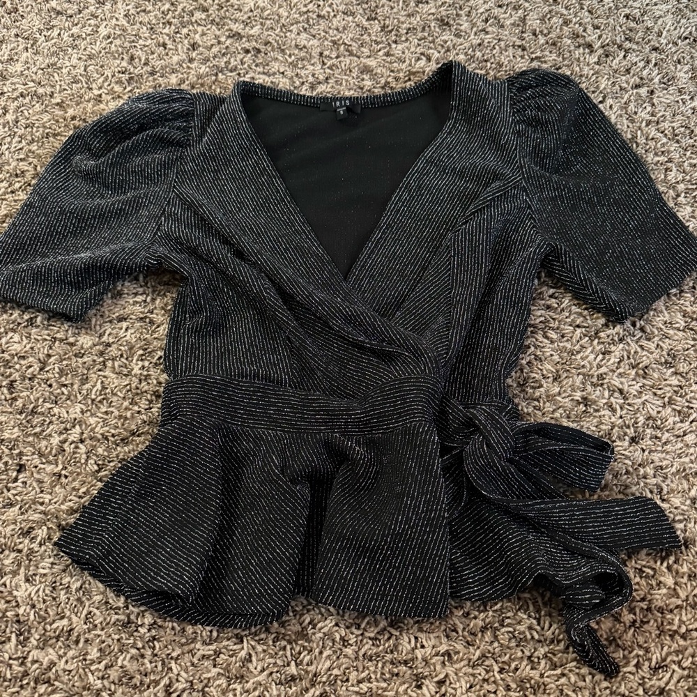 Iris Shimmering Black plepum Blouse